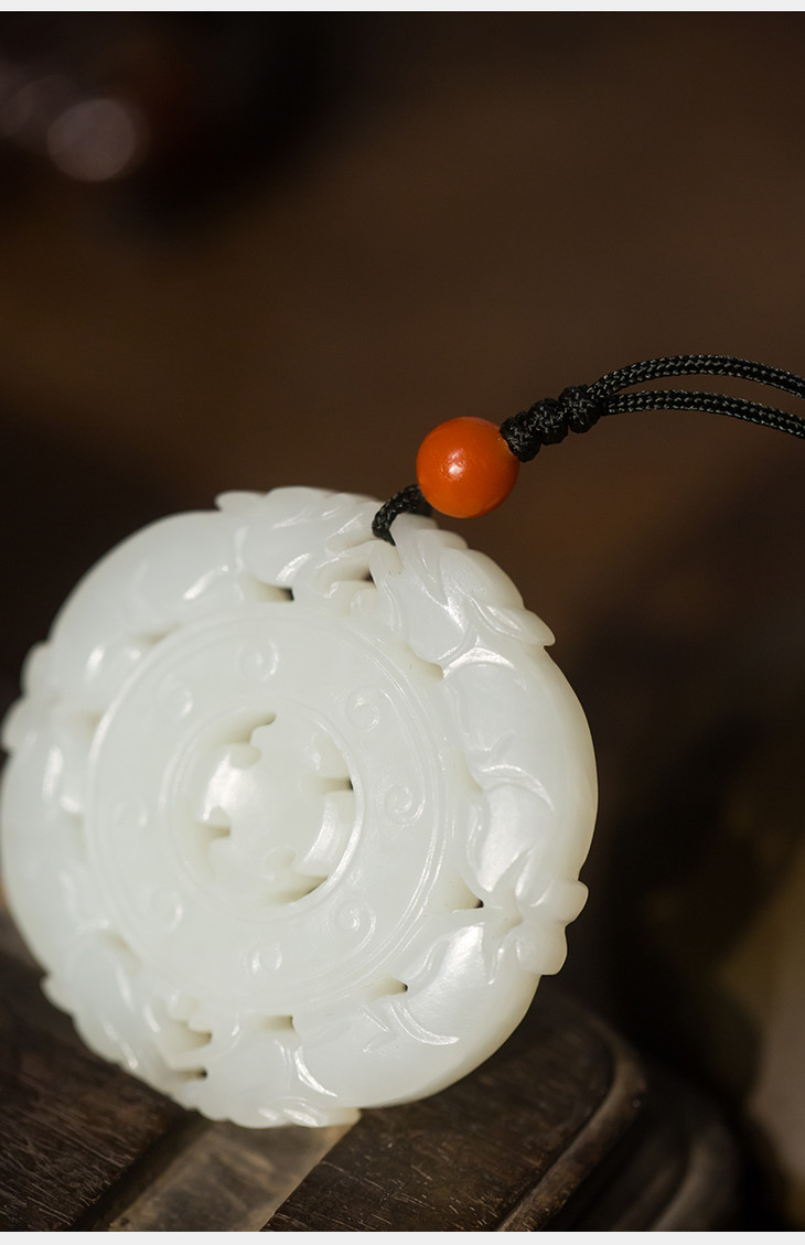 和田玉雕云纹转心佩件