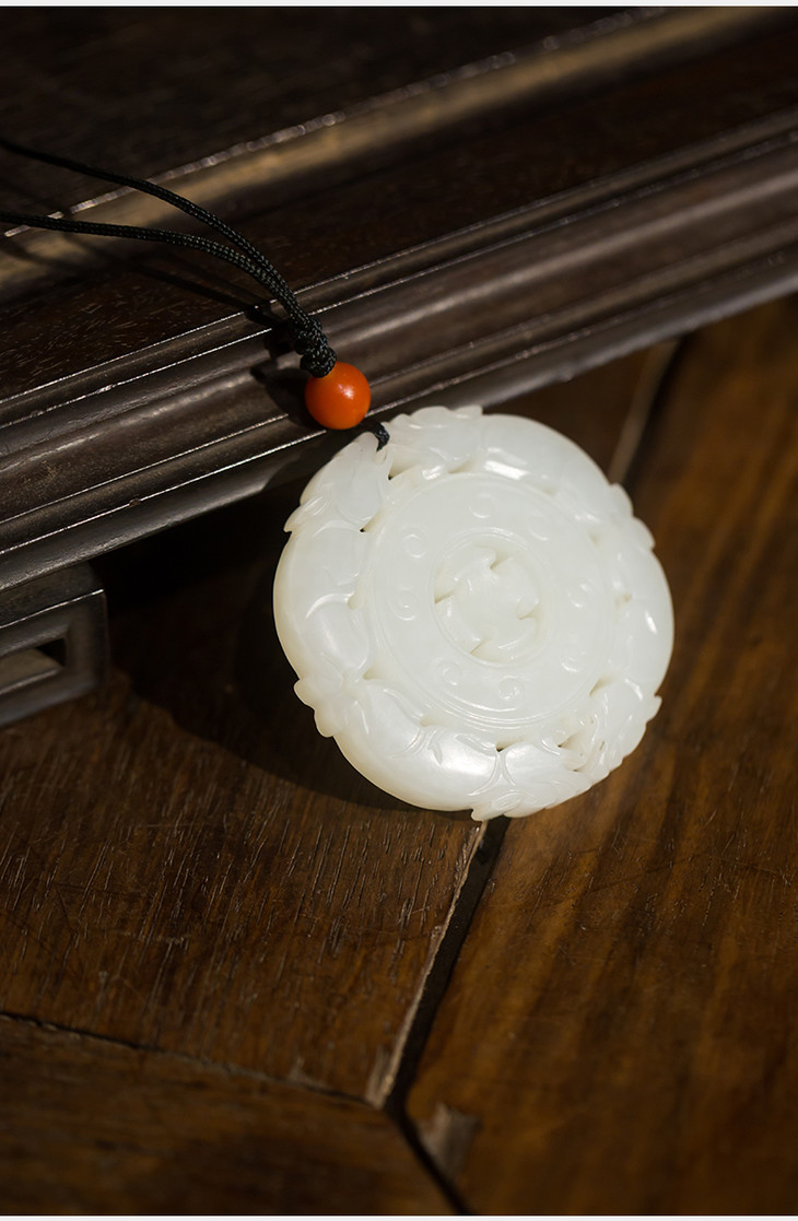 和田玉雕云纹转心佩件