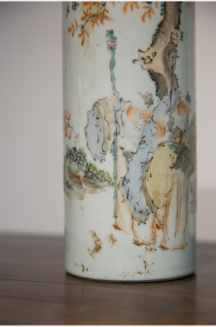 清代浅绛彩寿山福海人物帽筒一对