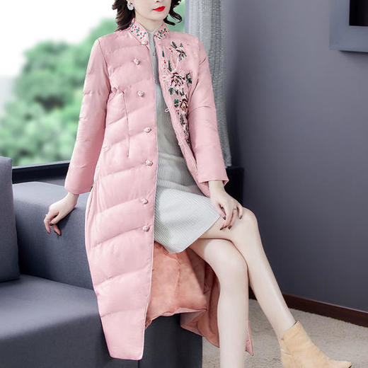QNY-8920冬季新款重工刺绣长袖盘扣中长款棉服 商品图3