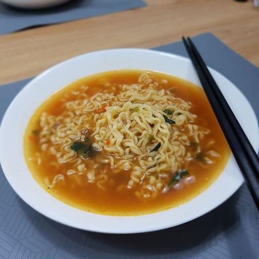 不倒翁真拉面辣味大碗110g오뚜기진라면용기110g 商品图2