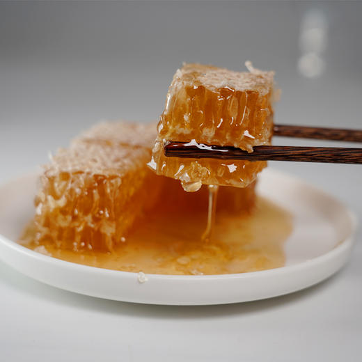 优等蜂巢蜜600克 野生百花土蜂蜜蜂窝嚼着吃的天然盒装蜜 商品图2