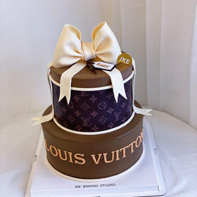 双层lv驴牌蛋糕