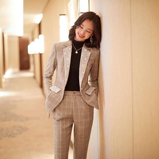 OMW8972KL新款时尚气质修身格纹小西装外套裤子两件套 商品图2