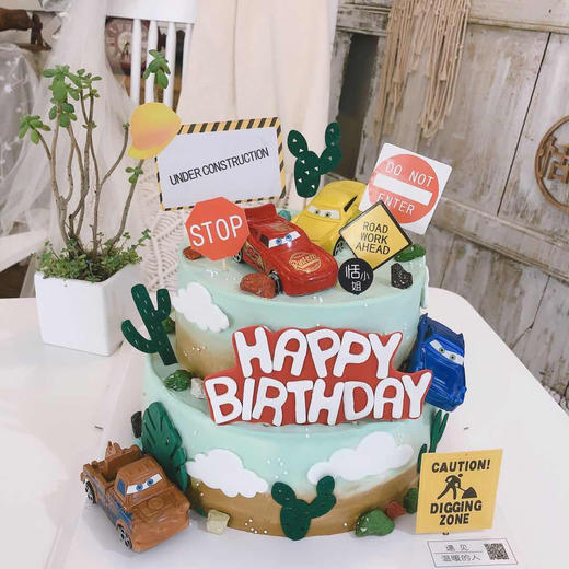 麦昆小汽车，卡通蛋糕，全部动物奶油。装饰部分根据蛋糕大小，随机调整搭配，或与原图不100%一致 商品图4