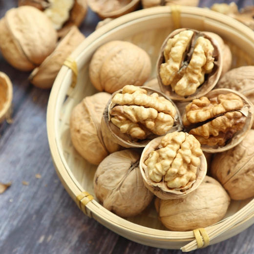 阿克苏185纸皮核桃(核仁饱满,易取整仁,味香)5斤装