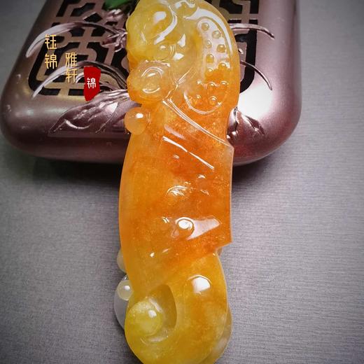 翡翠 “信任”黄翡龙凤挂件 商品图2