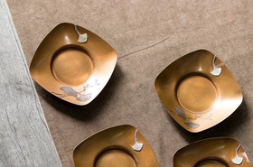 银杏叶雕刻方托