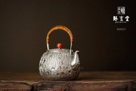 臻宝堂宝珠锤纹壶-飞星玉露