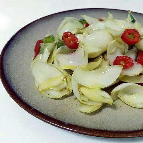 【下单后72小时左右发货】甘肃 兰州 6年生4头皇 鲜百合700g左右 色泽洁白如玉，肉质肥厚，香糯甘甜。食法丰富又美味营养，可烹甜食，可炒食、煮食或作清凉饮料。 商品图8