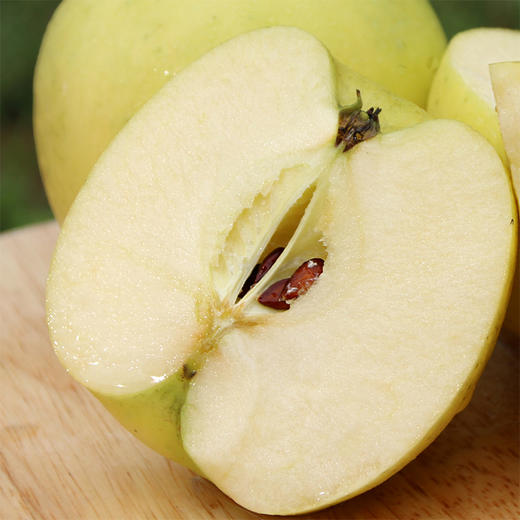 鲜知瑞雪苹果一级果8枚礼盒装果面金黄脆甜多汁香味浓郁