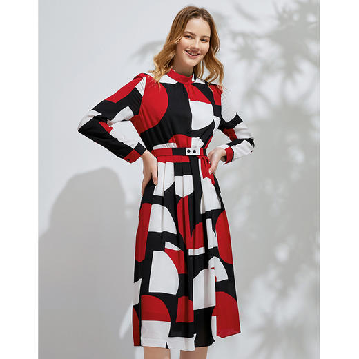 EITIE爱特爱春季新款气质半高领时尚几何撞色印花收腰连衣裙6107801 商品图2