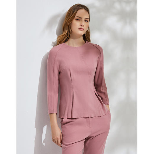 EITIE爱特爱春季新款气质通勤百搭纯色经典羊毛T恤小上衣女6113802 商品图3