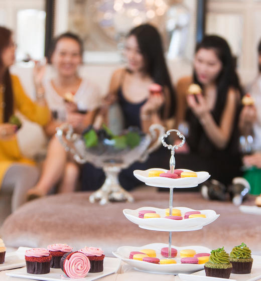 20~30人份（芝士奶茶款），摩登下午茶+杯子蛋糕+巴斯克+冰酪蛋糕+蛋糕卷+冷泡茶30杯（茶歇） 商品图0