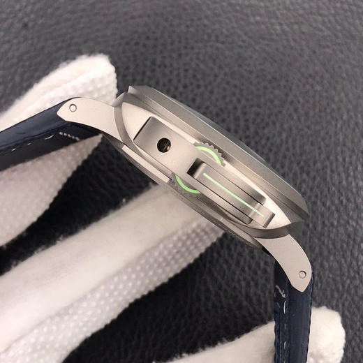 VS新品沛纳海44MM “超级夜光”PAM1117 镂空三文治超级夜光表盘 商品图4