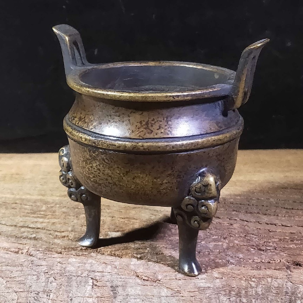铜铸高足铜香炉家藏珍宝款