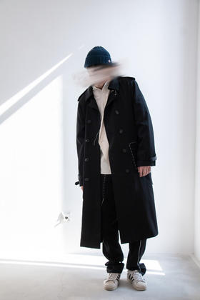 不对称拼接风衣-十点睡觉