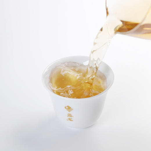 乙未年珍藏品 2015年白牡丹 福鼎白茶  357g/饼  成箱规格：4提共28饼 商品图2