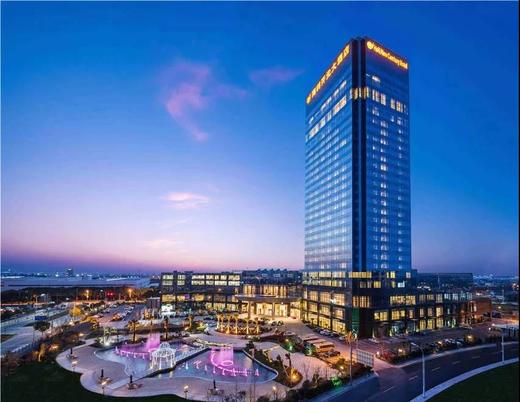 ★周末不加价★￥599起/晚 入住【海盐海利开元名都大酒店】奢享50㎡开元客房、自助早餐+自助晚餐！另有豆捞套餐/门票套餐可选 自驾1.5小时可达的慢时光小城~有效期至2025年12月31日 商品图0