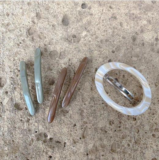 Winden  PETTE  NICOLE BARRETTE珍珠白/卡其色/灰绿色/贝壳色短发夹（一对） 商品图3