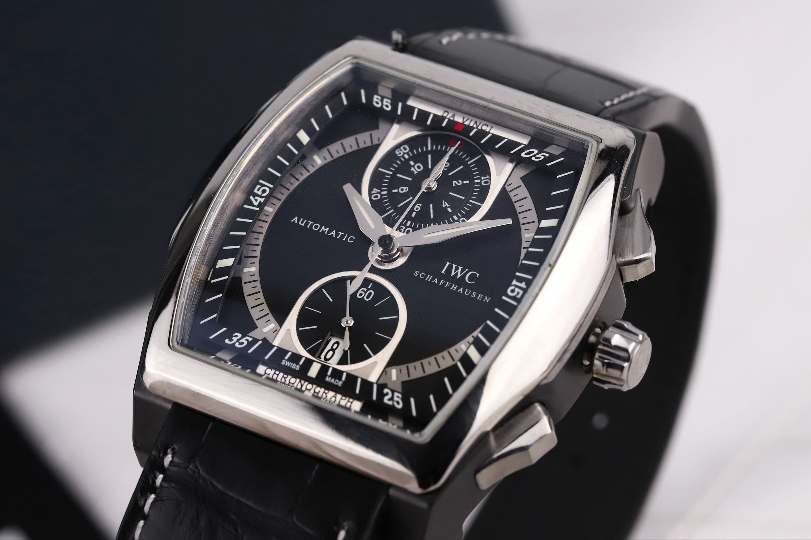 讲解高仿万国达文西系列手表怎样