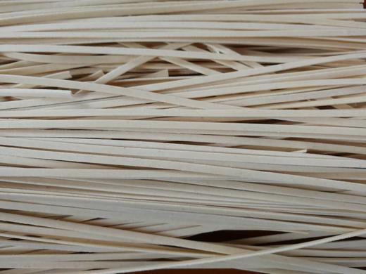 【弘毅六不用生态农场】六不用 宽面条 3.3斤/箱 商品图2