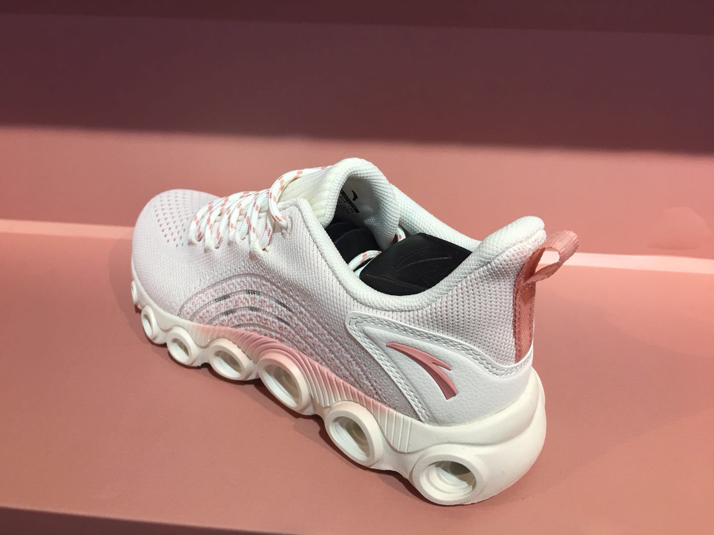 3折出清区安踏女跑鞋19年夏季新款网孔透气轻便缓震运动跑步鞋