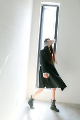 百褶风衣裙-十点睡觉