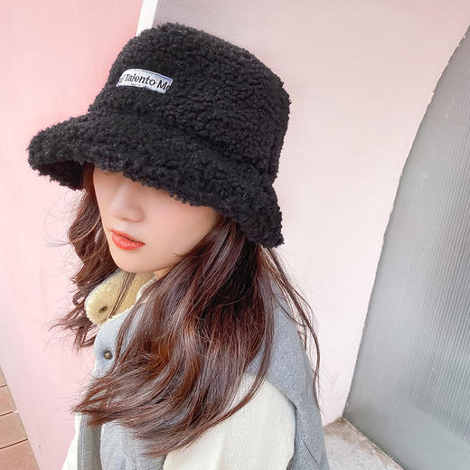【买1送1 慵懒随性】毛绒布渔夫帽 修饰脸型 轻盈厚实 秋冬防寒 持久耐穿 舒适毛绒布 轻松锁住温度 商品图6