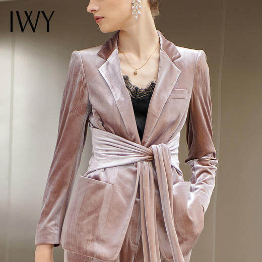 IWY/金丝绒粉色长袖西装微喇长裤套装204017C1P1 商品图3