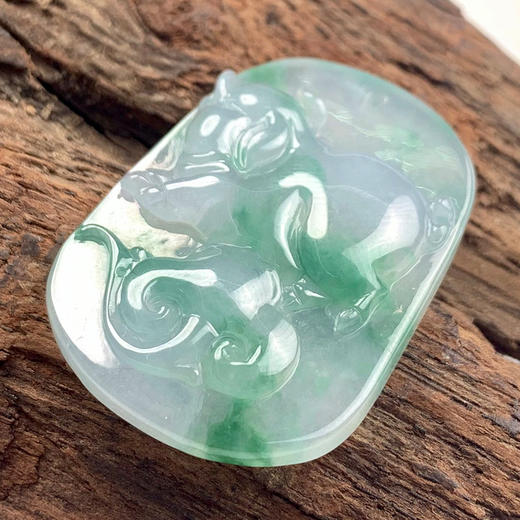 派瑞翡翠 翡翠挂件 糯种 飘绿花 商品图3