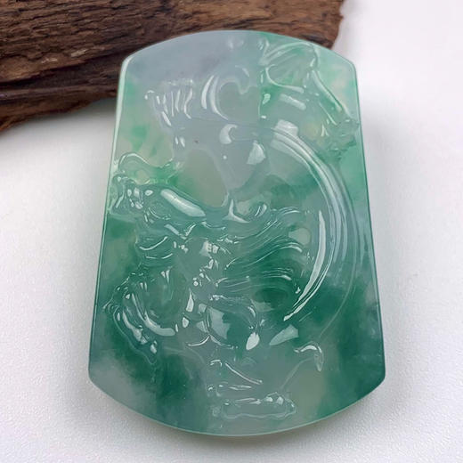 派瑞翡翠 翡翠挂件 糯种 飘绿花 商品图0