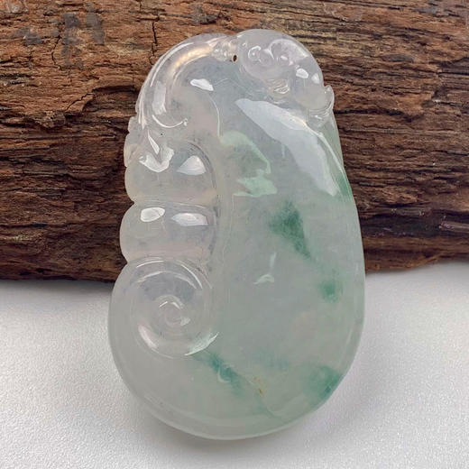 派瑞翡翠 翡翠挂件 糯种 飘蓝花 商品图0