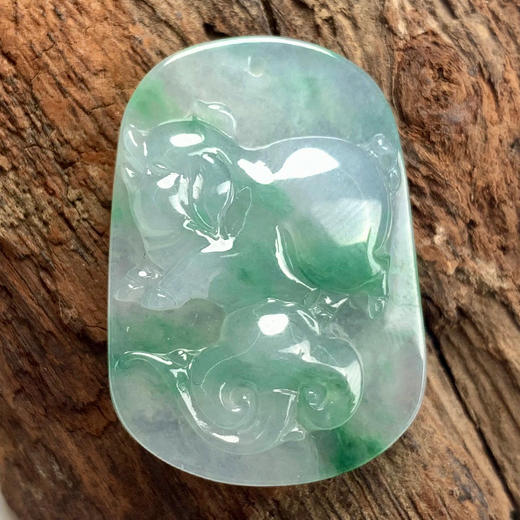 派瑞翡翠 翡翠挂件 糯种 飘绿花 商品图0