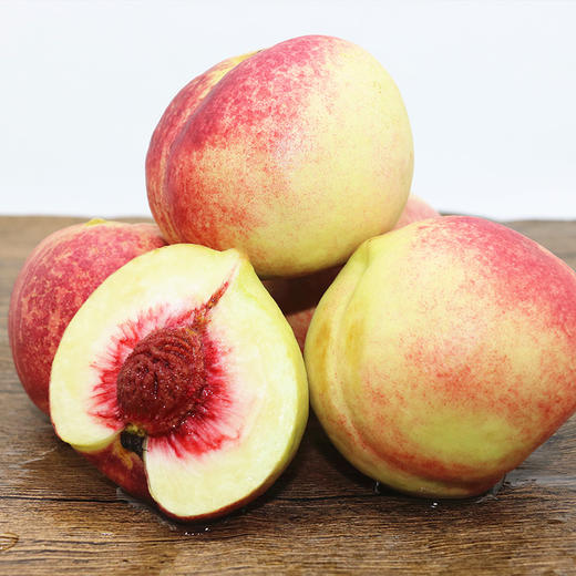 【云南冬雪蜜桃 5斤】 | 当季鲜桃,脆甜爽口,色泽鲜艳,核小肉厚