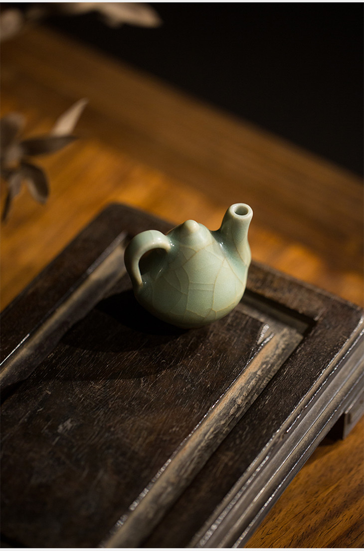 明代龙泉窑壶形砚滴