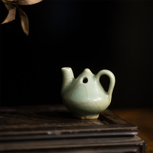 明代龙泉窑壶形砚滴