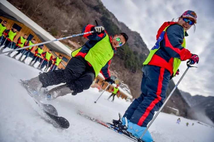 翠山滑雪场图片