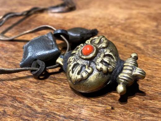 藏传利馬铜镶珊瑚嘎乌盒， 顺丰包邮 商品图4