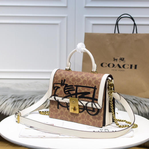 coach蔻驰合作款新款 hutton哈顿抽象马车涂鸦包5463 又出联名系列啦