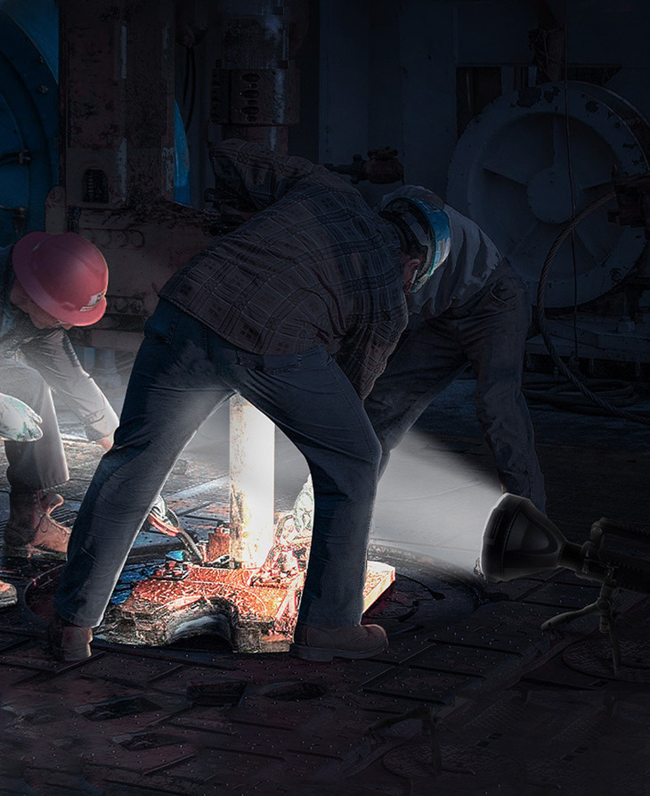 照知了猴 颍河鲨 强光探照灯 户外多功能照明led手电筒 远射防水充电