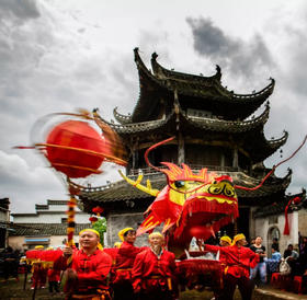 【行摄年味中国】狂舞徽州叠罗汉、嬉鱼灯、狮子舞、板凳龙春节民俗5天摄影（正月初一）