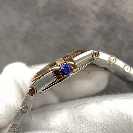 8848F厂岀品欧米茄星座系列，24毫米 搭载原版欧米茄1376专用机芯优势1，真钻一级贝母字面2，表带工艺还原专柜，更舒适，工艺目前为止独家3，表带18K金盾牌，还原专柜，比市场更逼真，四个角无缝 商品图13