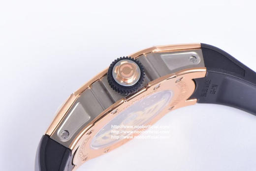 V9理查德米尔圆盘RM 63-01 Dizzy Hands男装自动机械腕表，同步尺寸直径42.7mm，厚度11.7mm，开放式字面，定制自动机械机芯，透底，硅胶表带，男士腕表 商品图14