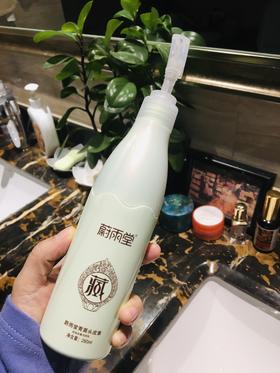 老米优品 /米妈亲测，想要头发蓬松选它没错！头皮清道夫。头皮油、有头屑、头皮易痒用它，蔚雨堂青蒿头皮素 头皮清洁洗发水，专洗头皮去屑控油脂260ml/瓶