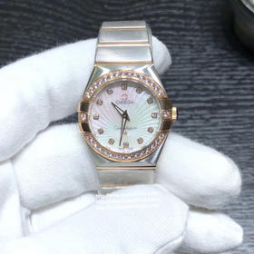 8848F厂岀品欧米茄星座系列，24毫米 搭载原版欧米茄1376专用机芯优势1，真钻一级贝母字面2，表带工艺还原专柜，更舒适，工艺目前为止独家3，表带18K金盾牌，还原专柜，比市场更逼真，四个角无缝