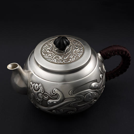 双龙献瑞银壶 商品图0