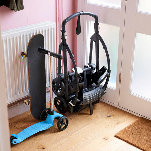 Bugaboo Bee6 城市舒适型儿童推车 可双向可折叠可站立 城市乐园，自在畅玩【黑色车架】 商品图5