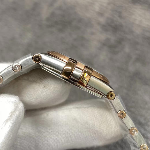 8848F厂岀品欧米茄星座系列，24毫米 搭载原版欧米茄1376专用机芯优势1，真钻一级贝母字面2，表带工艺还原专柜，更舒适，工艺目前为止独家3，表带18K金盾牌，还原专柜，比市场更逼真，四个角无缝 商品图12