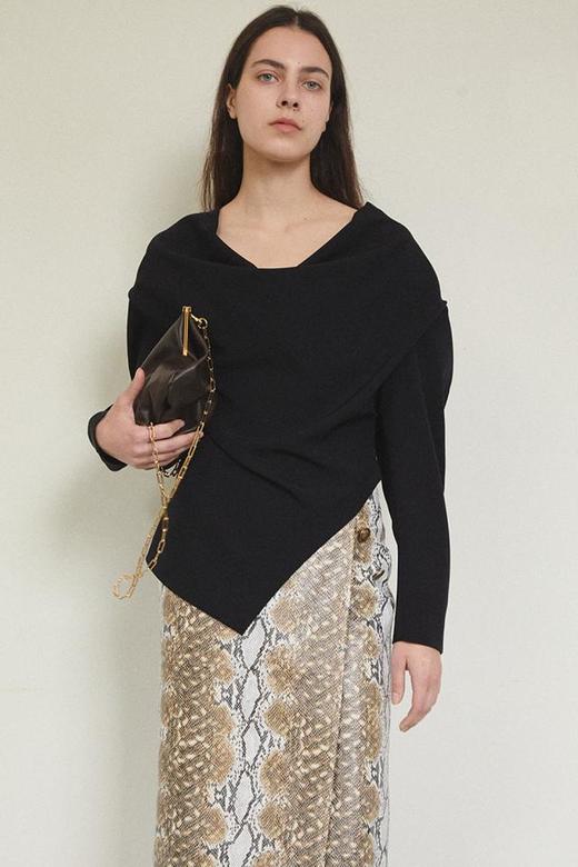 韩国MAISONMARAIS 牛颈衬衫[黑色]  M207BL003BK 韩国直邮JPY带授权招加盟代理 商品图0